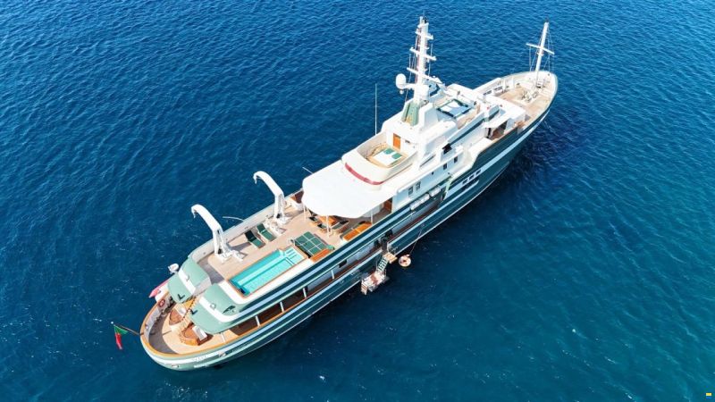 Pendennis 55m