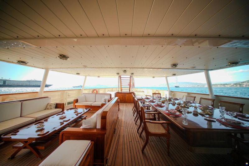 Pendennis 55m