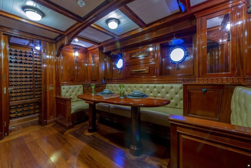 Pendennis 55m