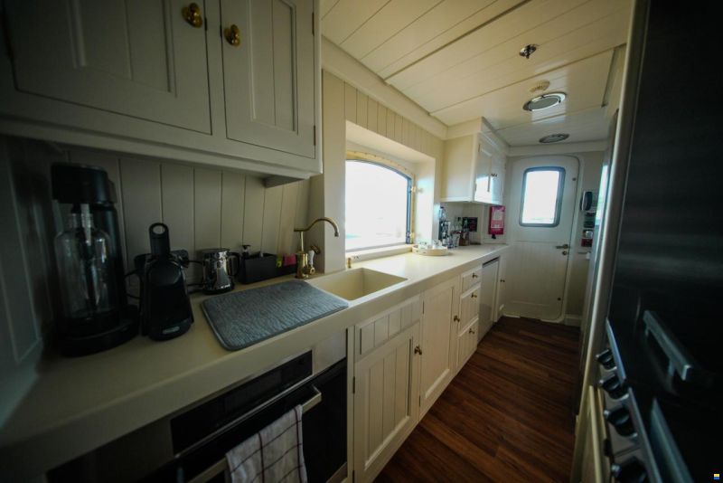 Pendennis 55m