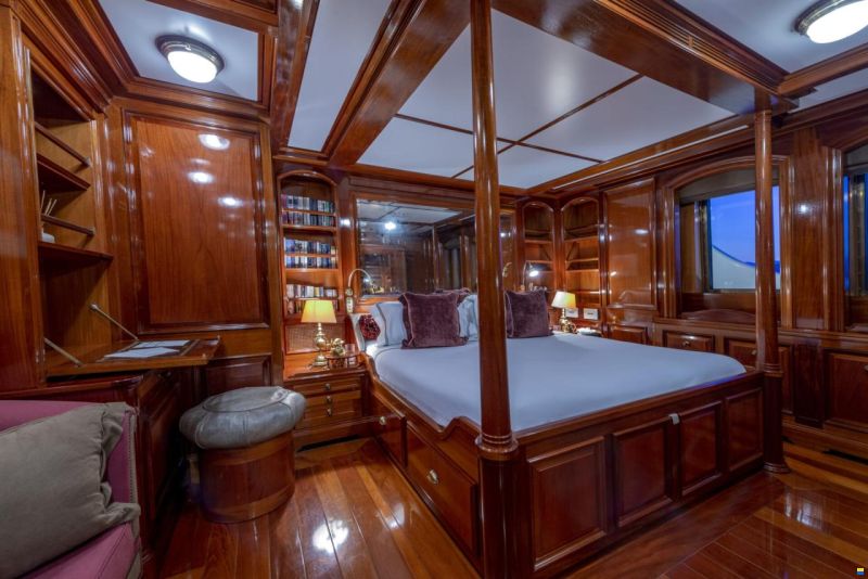 Pendennis 55m