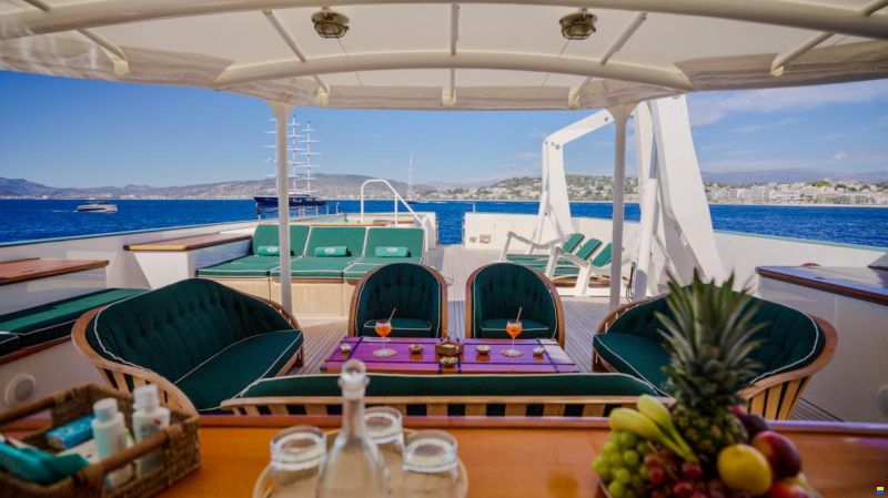 Pendennis 55m