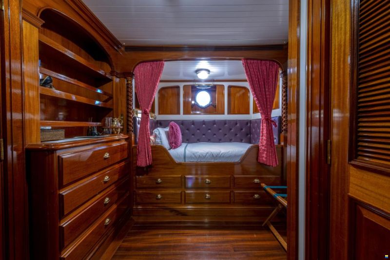 Pendennis 55m