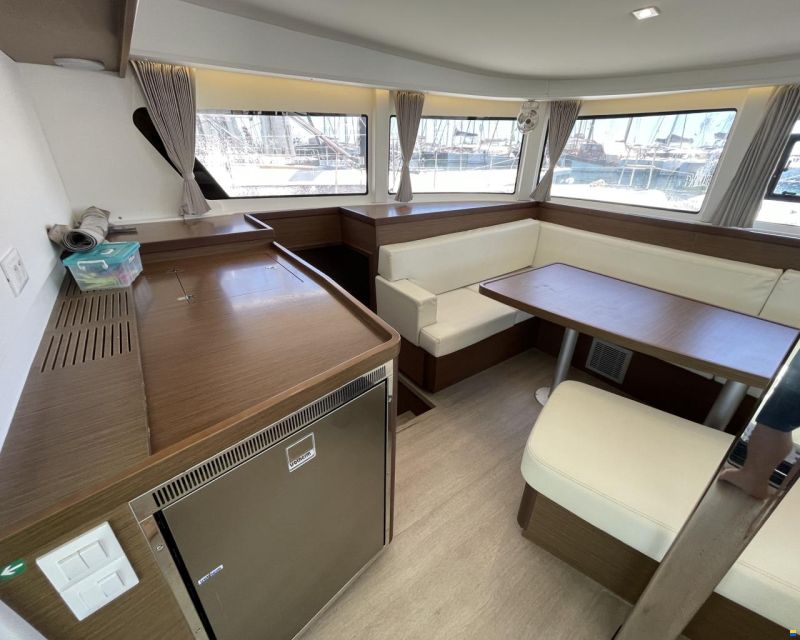 Lagoon 42