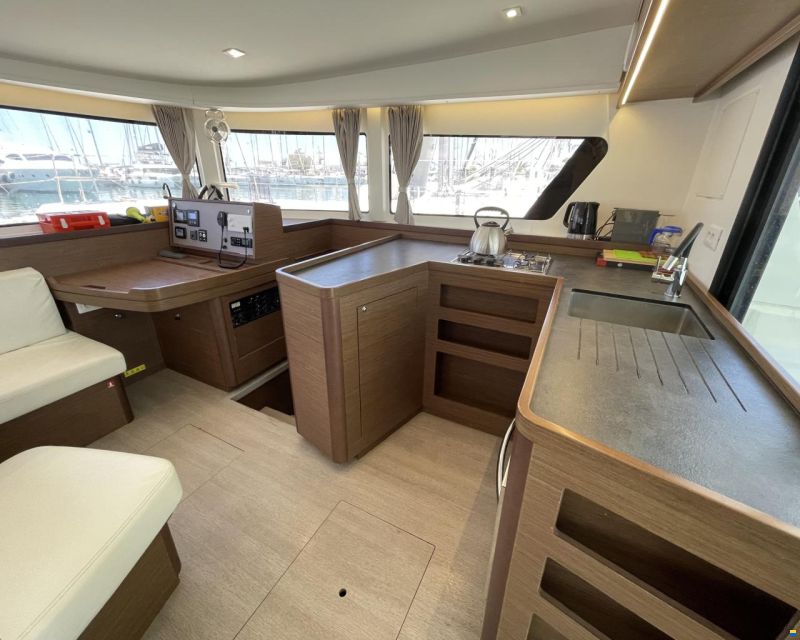 Lagoon 42