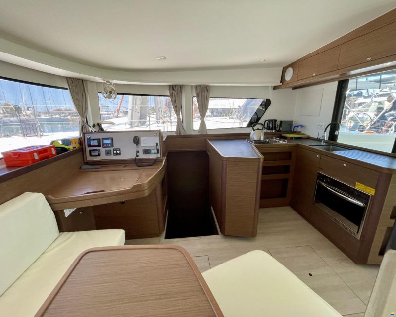 Lagoon 42