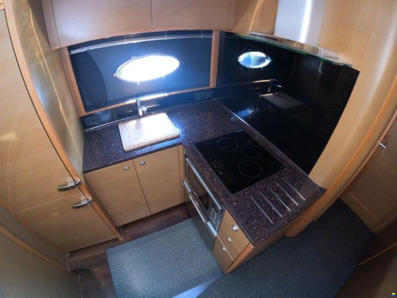 Princess V48 DECK SALOON (3. CABIN LAYOUT)