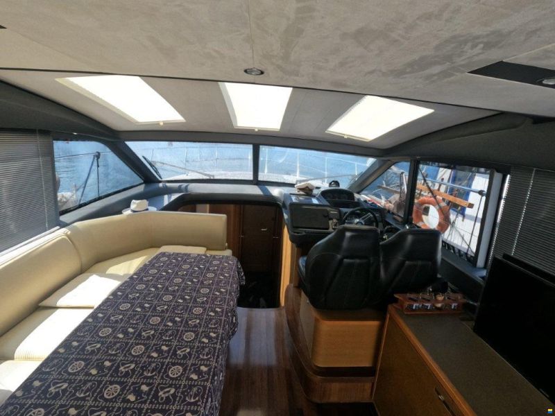 Princess V48 DECK SALOON (3. CABIN LAYOUT)