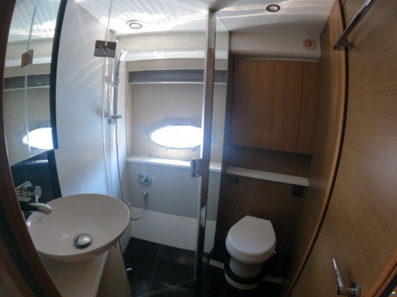 Princess V48 DECK SALOON (3. CABIN LAYOUT)