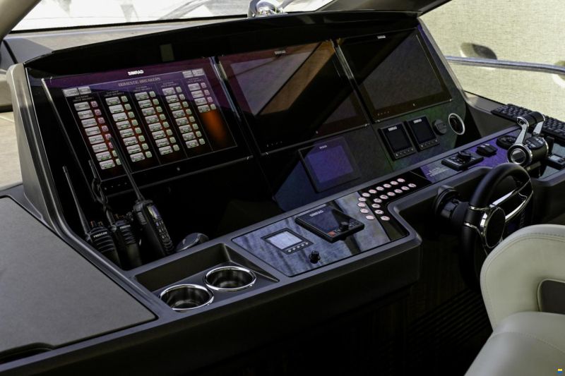 Sunseeker 76 Yacht