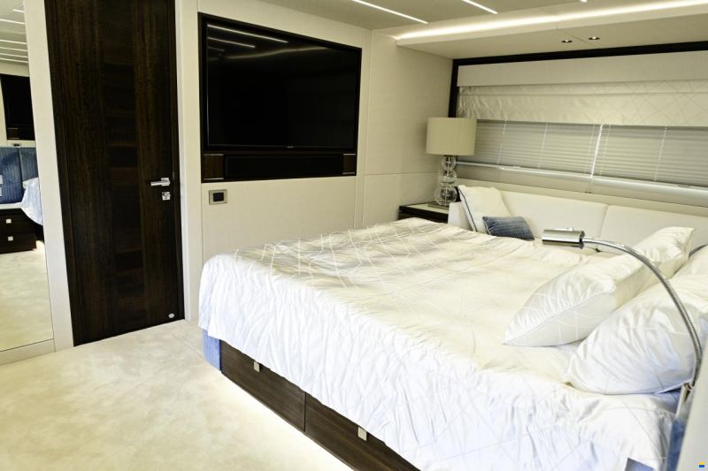 Sunseeker 76 Yacht