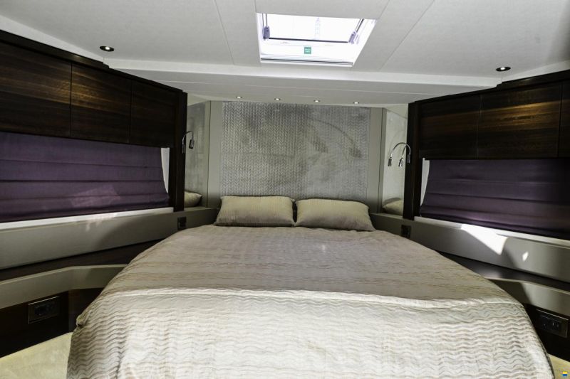 Sunseeker 76 Yacht