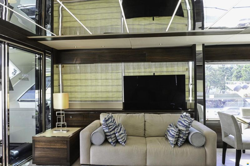 Sunseeker 76 Yacht