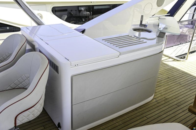 Sunseeker 76 Yacht