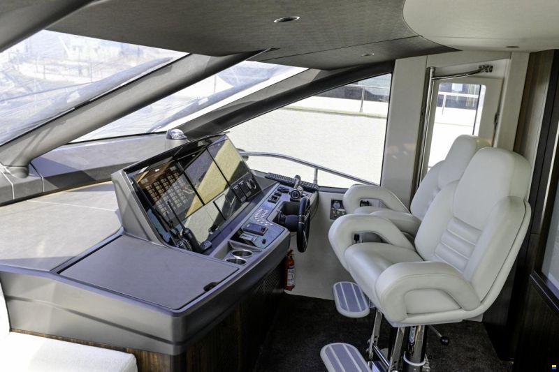 Sunseeker 76 Yacht
