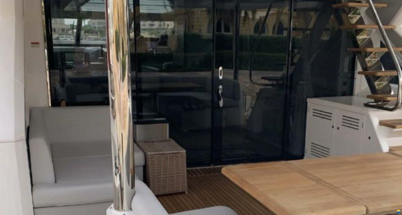 Sunseeker 76 Yacht