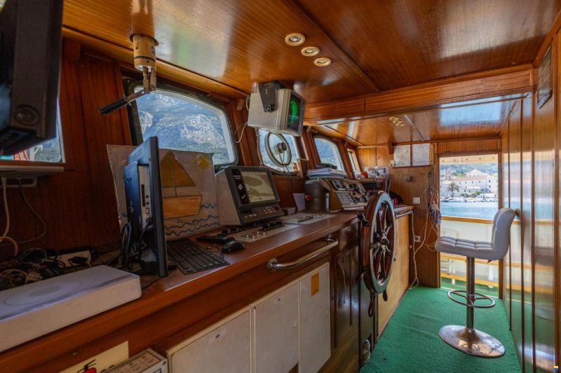 VOGA PASSENGER TOURIST SHIP