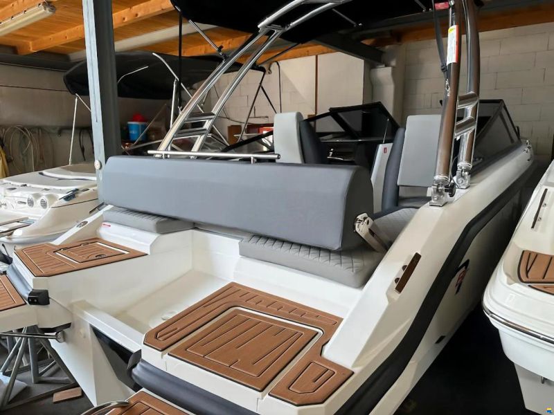 Compass BR 7 / Bowrider