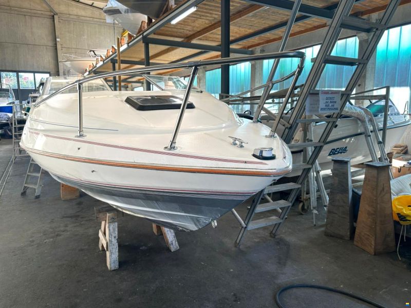 Bayliner 2052 Capri Cuddy