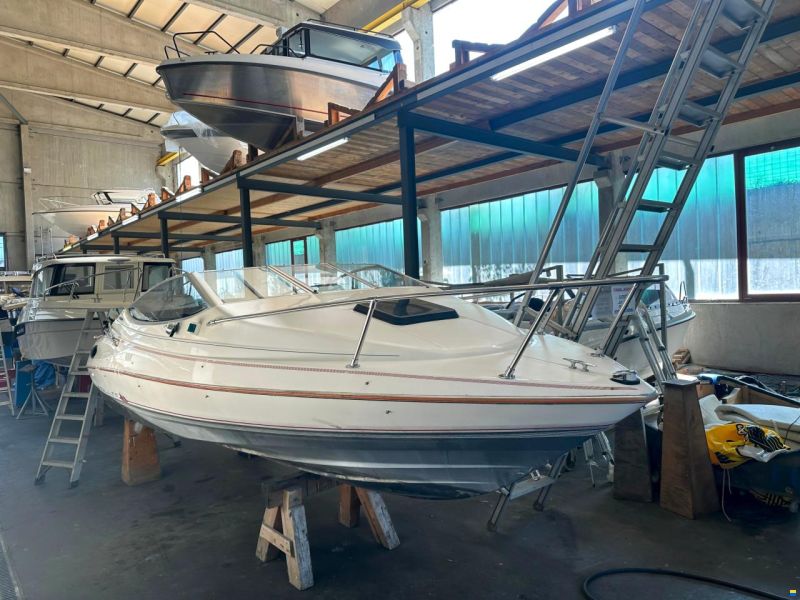 Bayliner 2052 Capri Cuddy