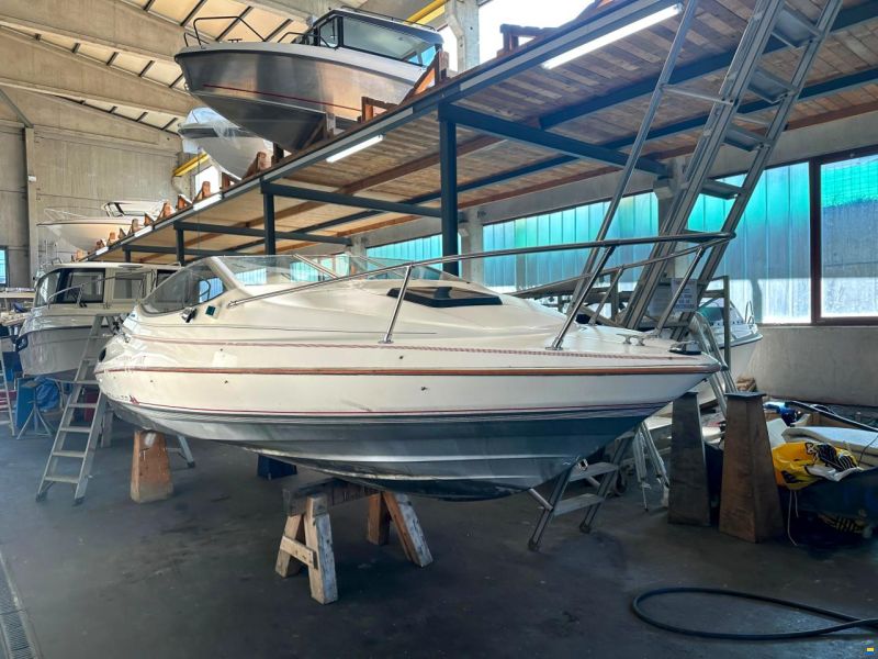 Bayliner 2052 Capri Cuddy