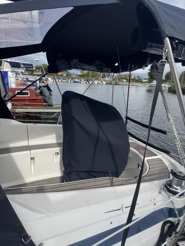 Bavaria 32