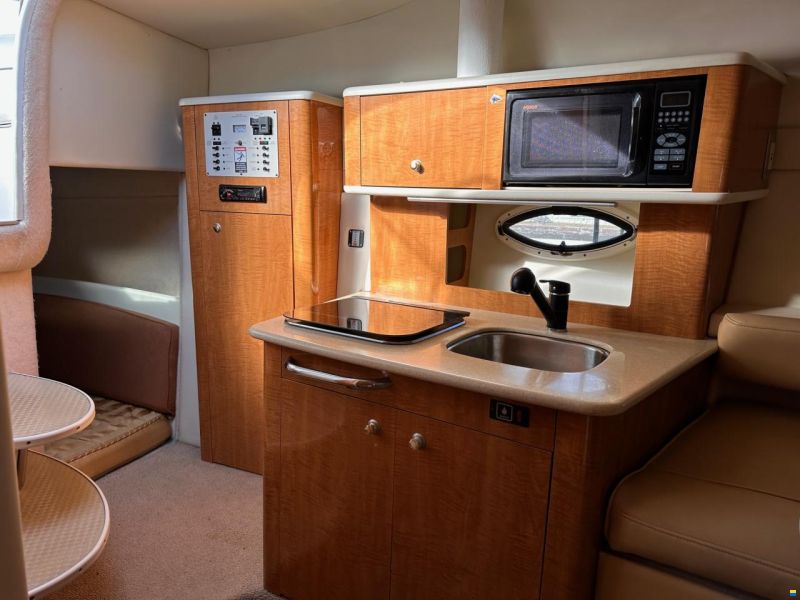 Maxum 2700SCR