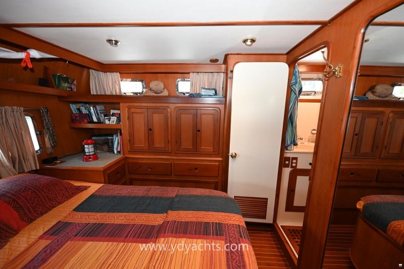 Marine Trader 44 Sundeck