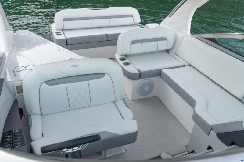 Regal 33 Express