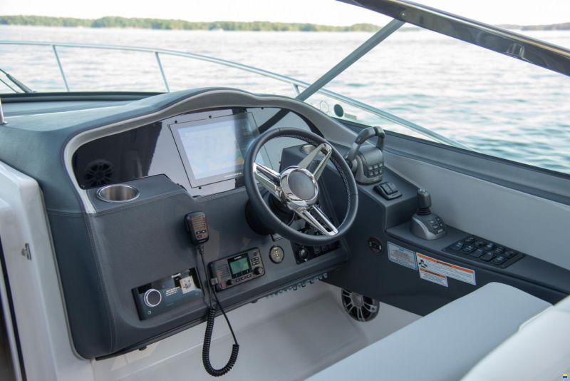 Regal 33 Express