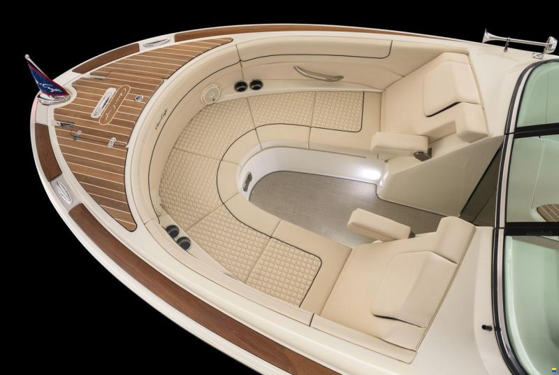 Chris Craft Launch 28 GT Surf