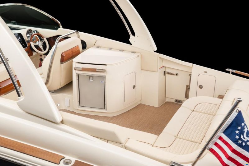 Chris Craft Launch 31 GT Surf