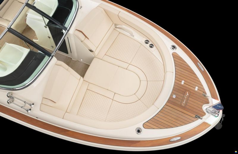 Chris Craft Launch 31 GT Surf