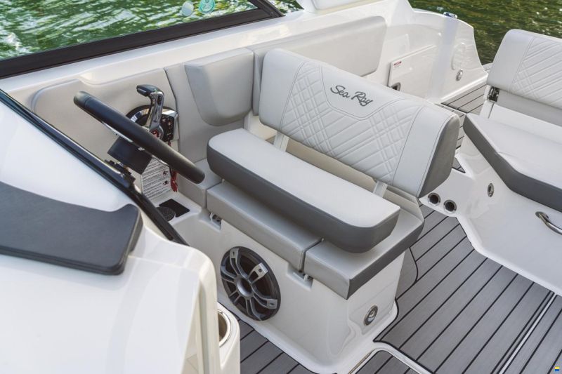 Sea Ray SDX 230 Outbaord Europe