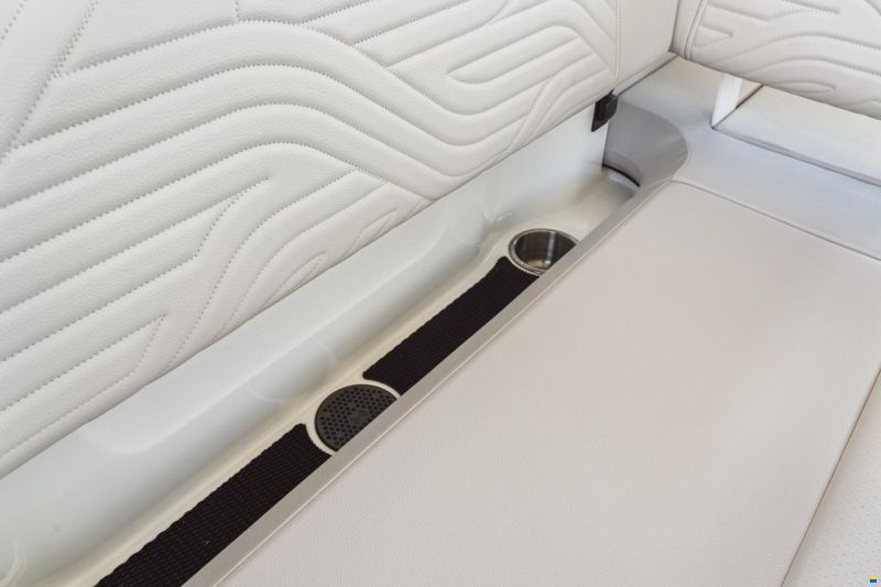 Sea Ray SDX 230 Surf Europe