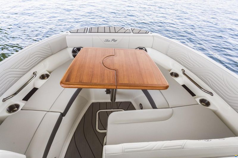 Sea Ray SDX 230 Surf Europe