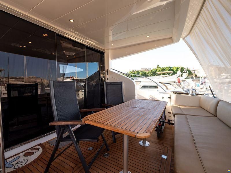 Princess 62
