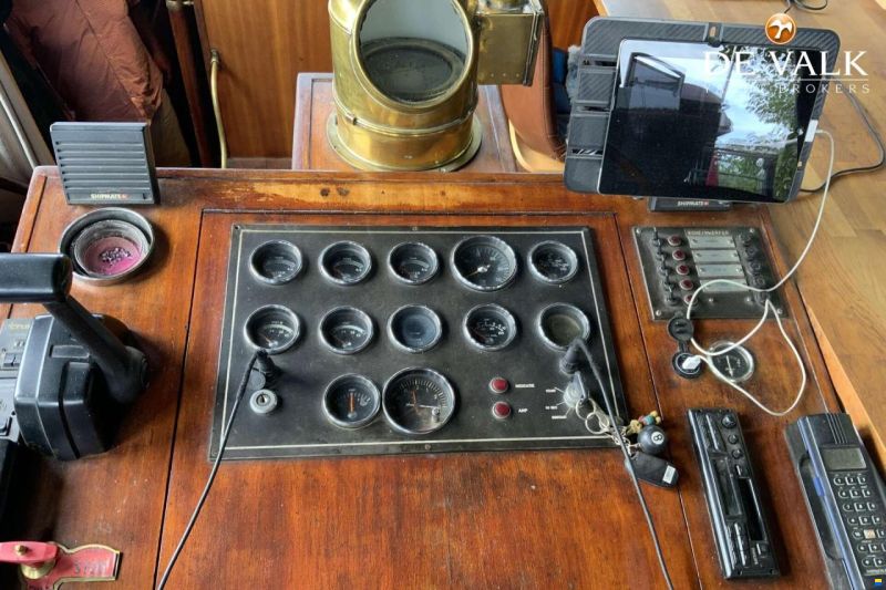 Luxe motor Tjalk 23m