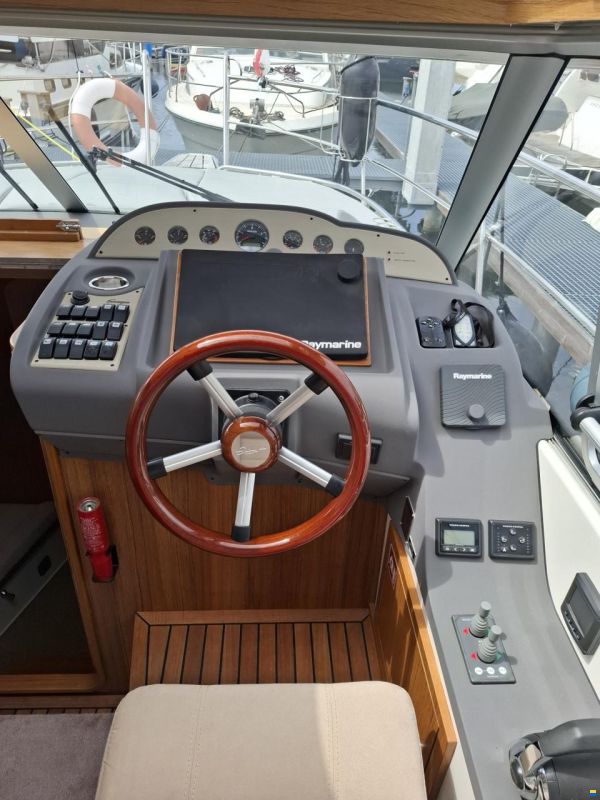 Saga 320 Sun Top