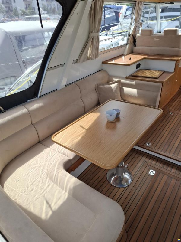 Saga 320 Sun Top