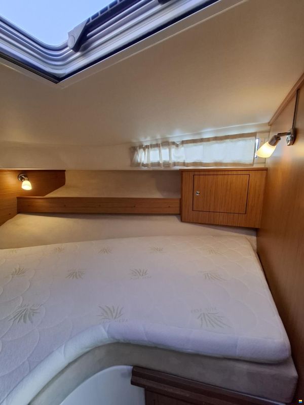 Saga 320 Sun Top