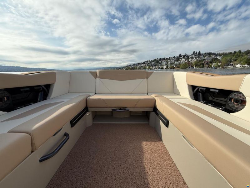 MasterCraft NXT 23 Wakeboard & Wakesurf