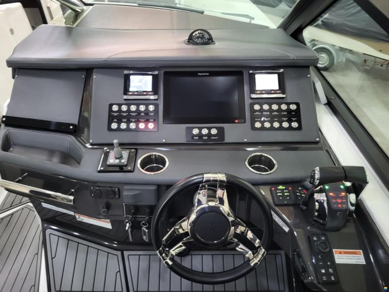 Monterey 378SE Bowrider