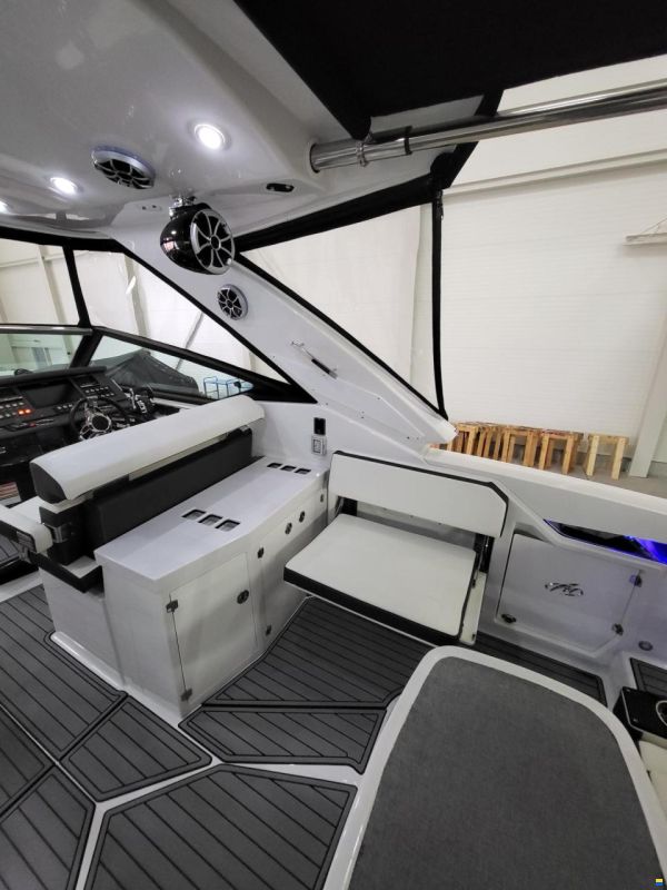 Monterey 378SE Bowrider