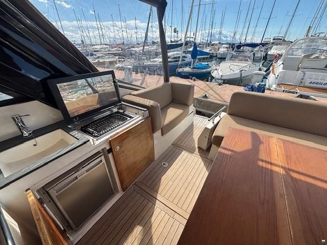 Sealine SC35