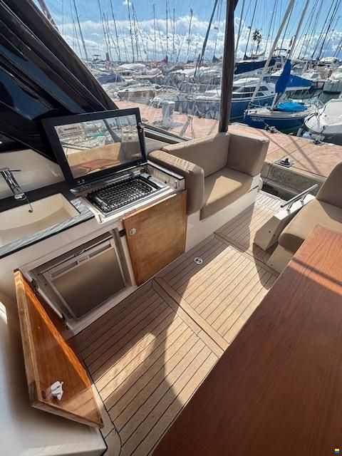 Sealine SC35