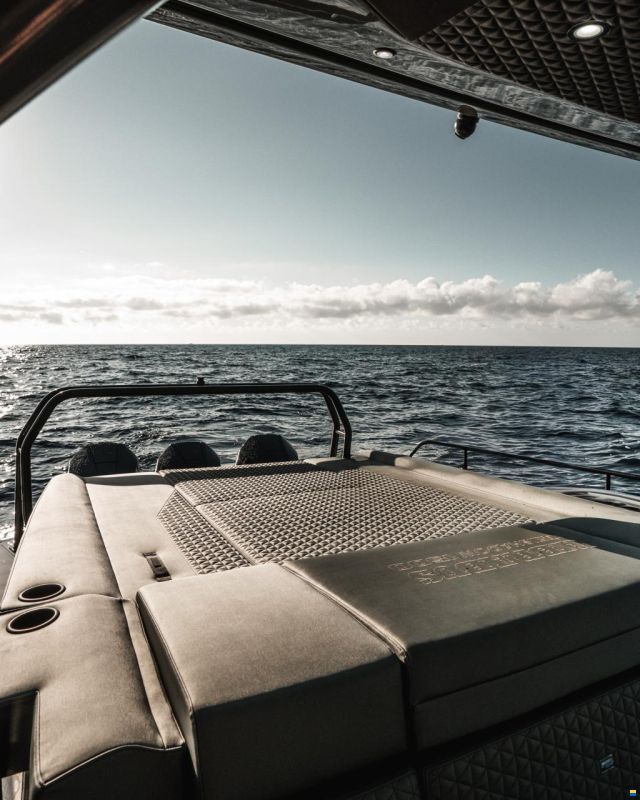 Brabus Shadow 1500 Cross Top