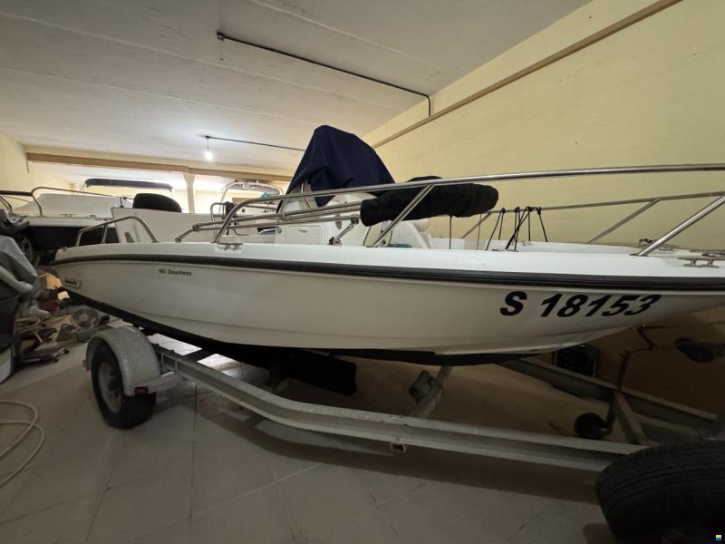 Boston Whaler Dauntless 180