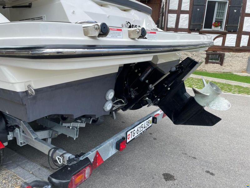 Sea Ray SPX 21