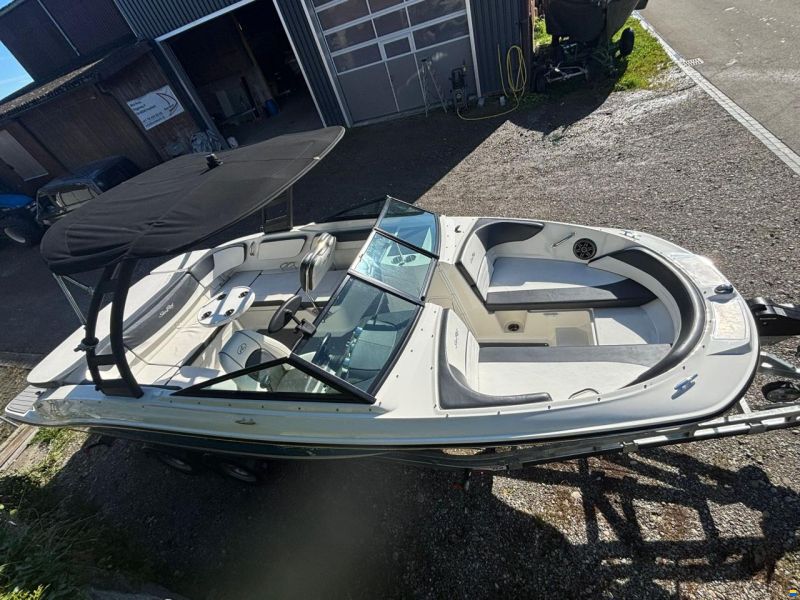 Sea Ray SPX 21